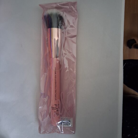 Mally Stippling Foundation Brush New Full Size - Picture 3 of 3
